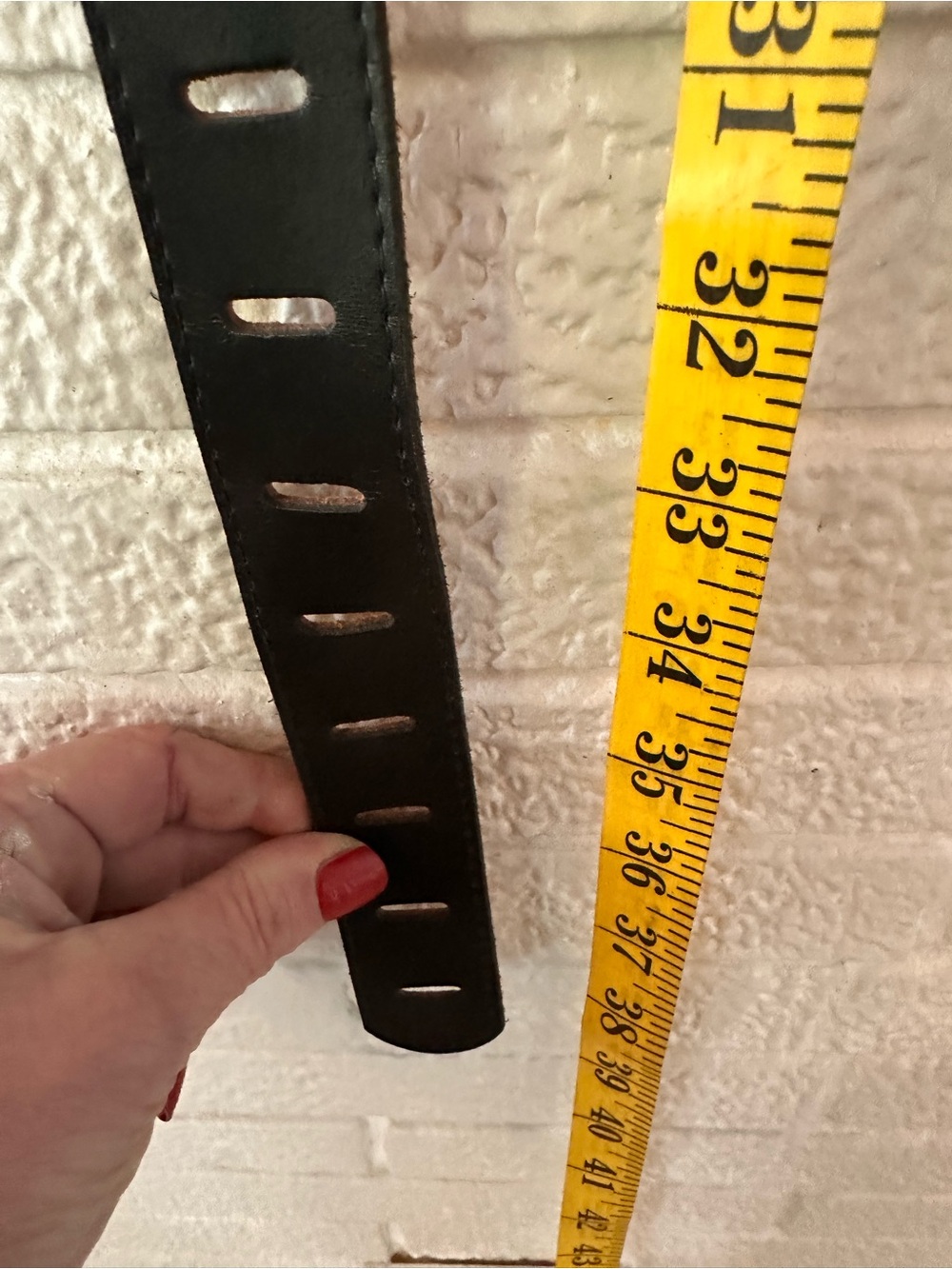VINTAGE HAND CRAFTED CUT-OUT BLACK LEATHER BELT MADE IN USA MEDIUM - Picture 7 of 7